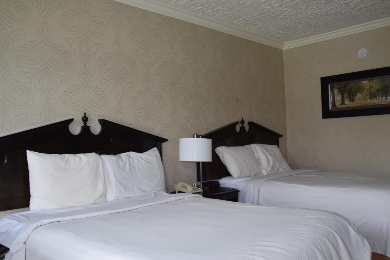 Festival Courtyard Inn Стратфорд Екстериор снимка
